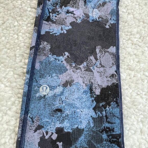 Lululemon Speed Up Tight Blue Purple Screen Camo - Picture 7 of 11